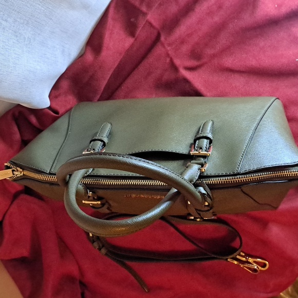 🥰Michael Kors Ciara Olive Green Leather Satchel or Crossbody GUC - Picture 12 of 12